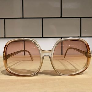 Diane Von Furstenberg vintage 1970s/1980s “Tara” glasses. Great condition ✨✨✨